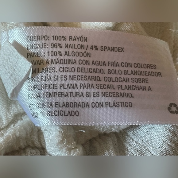 Mossimo tank - Picture 5 of 6